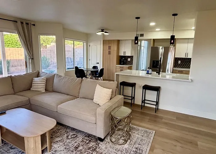 Walk To Sabino Canyon Trails, 4bd With Hot Tub Holiday home Tucson