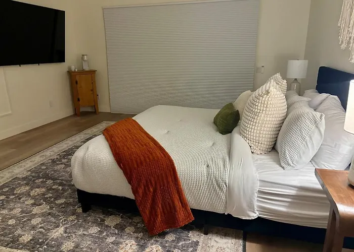 Walk To Sabino Canyon Trails, 4bd With Hot Tub