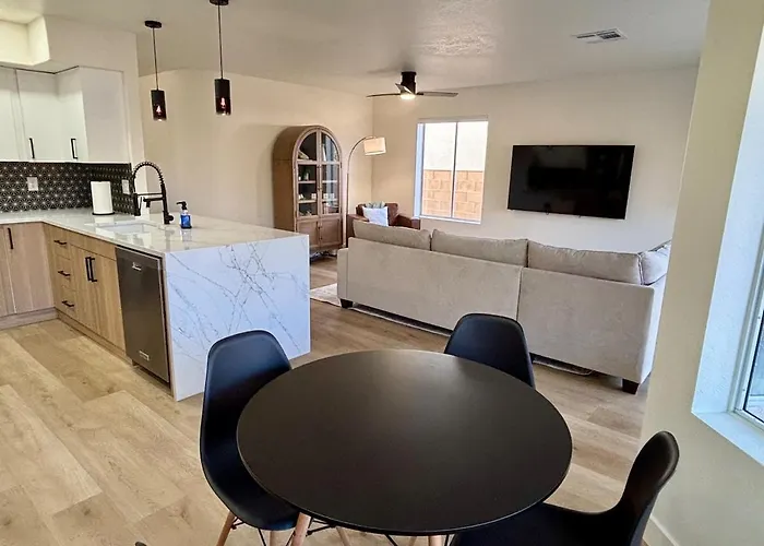 Holiday home Walk To Sabino Canyon Trails, 4bd With Hot Tub Tucson