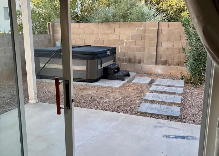 Walk To Sabino Canyon Trails, 4bd With Hot Tub Holiday home Tucson