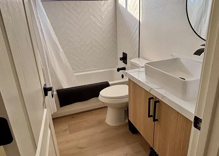 Walk To Sabino Canyon Trails, 4bd With Hot Tub *